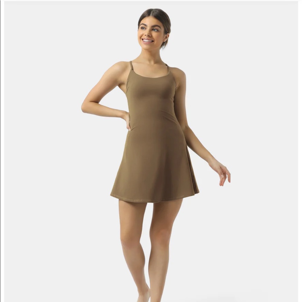 Halara cloudful 2-in-1 flare activity dress in Sepia, size S NWT!!!